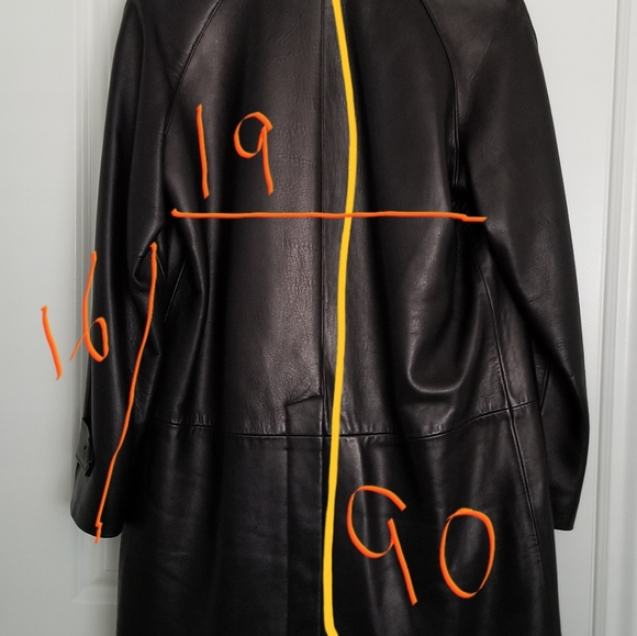 #4 - Leather jacket ๐งฅ - Picture 4 of 7